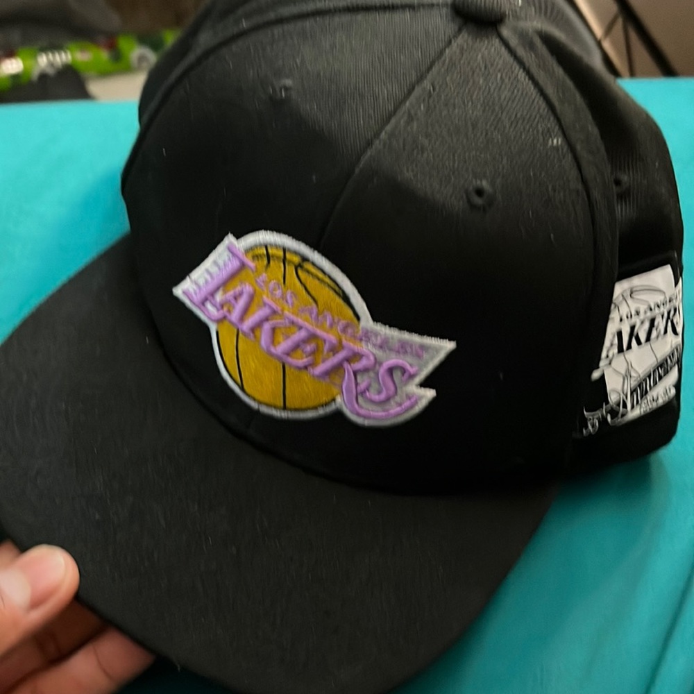 Lakers Fitted